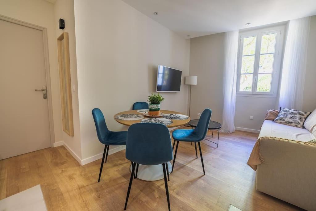 Le Palm Appartement Elegant & Design En Bord Riviere Collobrieres Bagian luar foto